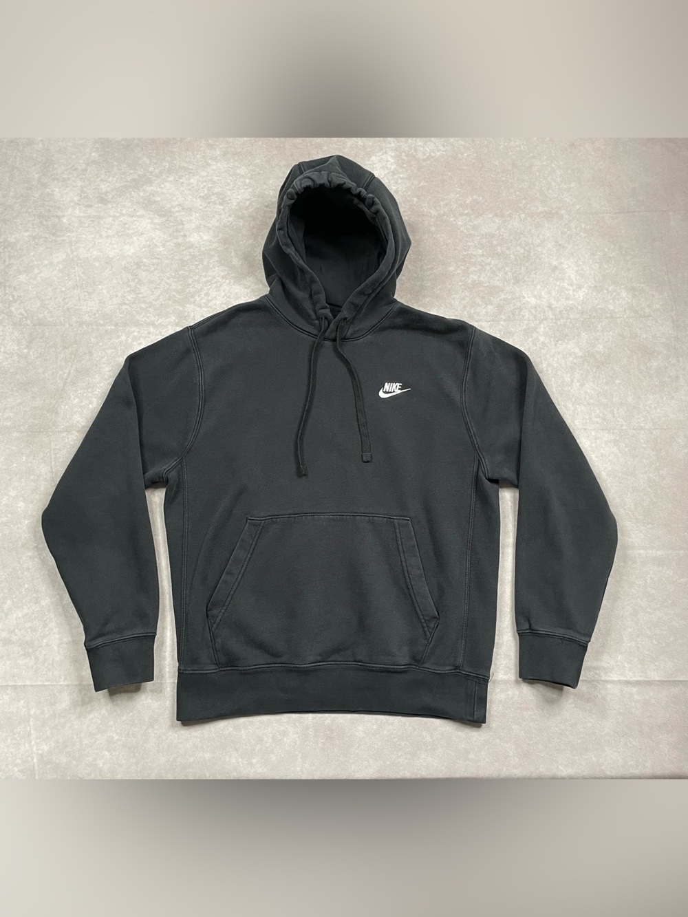Nike Hoodie Men's Small Black Essentials Pullover Drawstring Sweatshirt